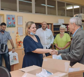 Поклон локалне самоуправе ученицима првих разреда